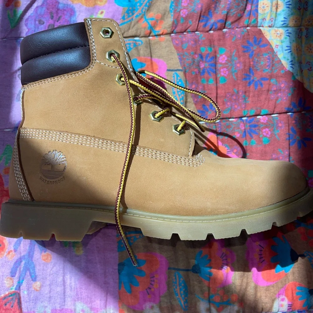Timberland Linden Woods 6-inch Waterproof Boots - Picture 8 of 9